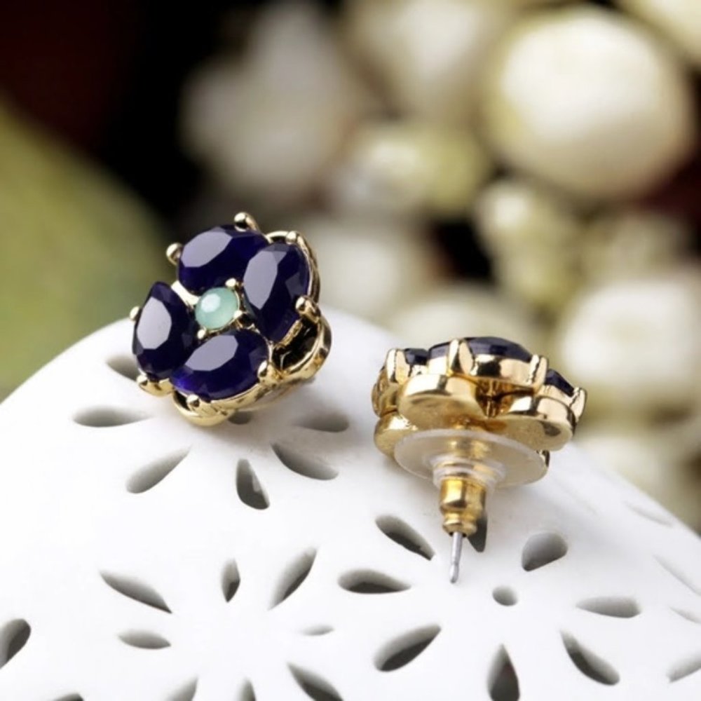 Blue stone crystal flower studs